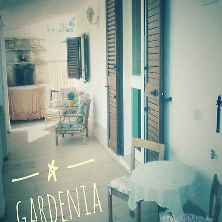 Villa Gardenia オストゥーニ エクステリア 写真