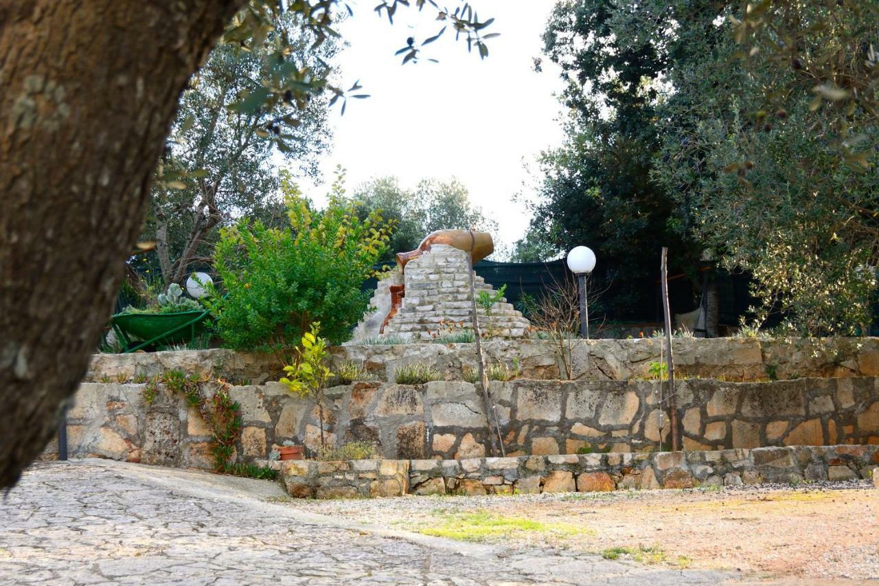 Villa Gardenia オストゥーニ エクステリア 写真