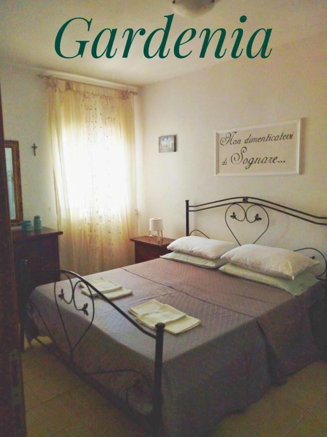 Villa Gardenia オストゥーニ エクステリア 写真